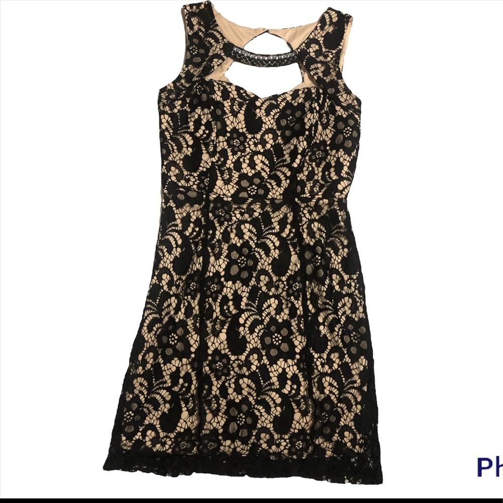 Lace dress size 8P